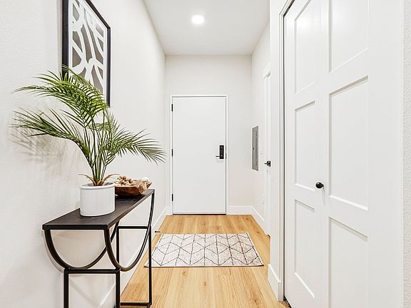 4th image of 4381 NE Prescott St #202