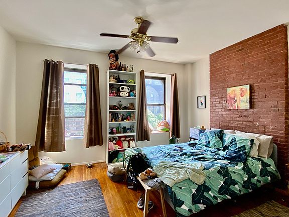 4th image of 215 W 106th St #4S