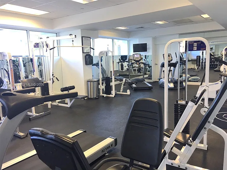 5900 Collins Ave #906 — Photo 17