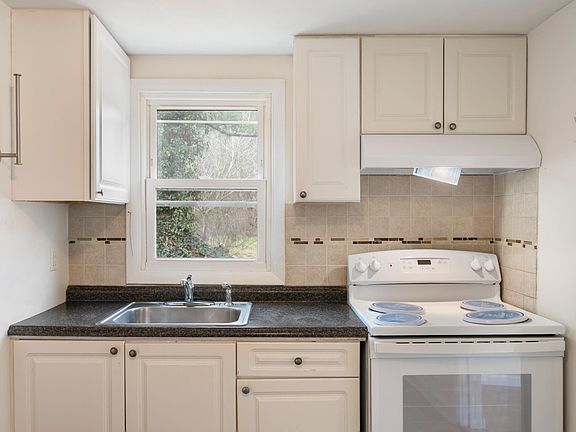 4th image of 2400 Trueway Ln