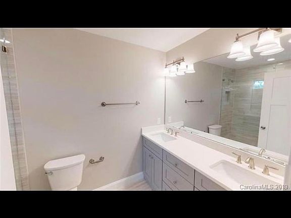 4th image of 631 Bradford Dr