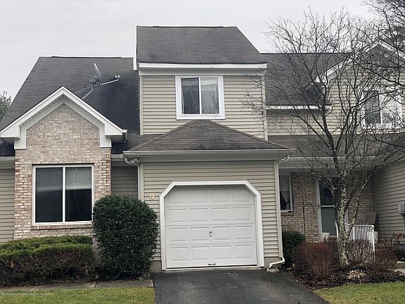 2nd image of 9 Sweet Water Ln
