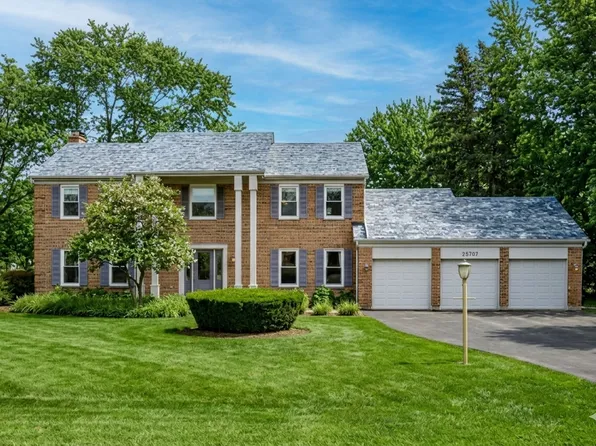 25707 N Eagle Dr, Mundelein, IL 60060