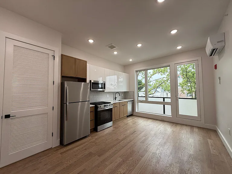 40 Lembeck Ave #301J — Photo 5