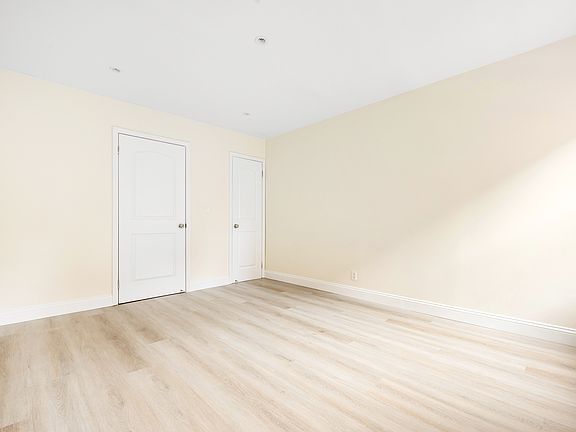 3rd image of 131 Eldridge St APT 3B