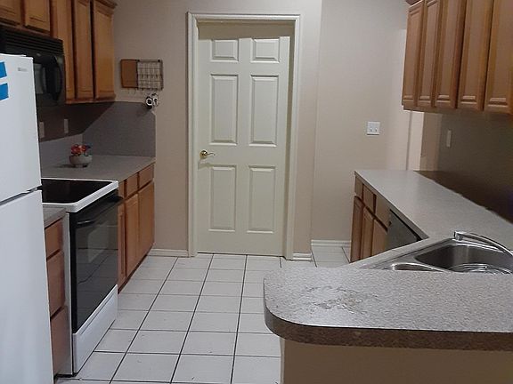 5th image of 12712 Silver Ln