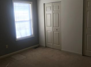 1136 Ashford Ln, Lexington, KY 40515