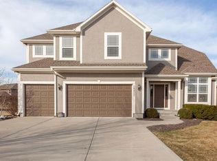 16422 W 165th Ter, Olathe, KS 66062