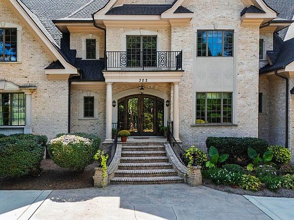 4th image of 302 Annandale Dr