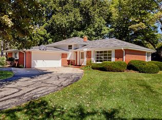 3141 S Laurel Dr, New Berlin, WI 53151