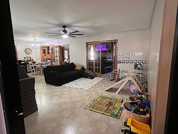 4th image of 610 Dogwood Ln