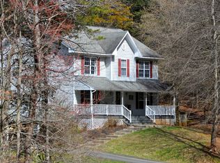 2220 Lanford Hills Dr, Charlottesville, VA 22911