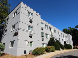 2061 N Woodstock St APT 202, Arlington, VA 22207