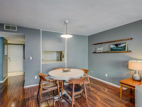 4th image of 211 S Wilson Ave Unit 202