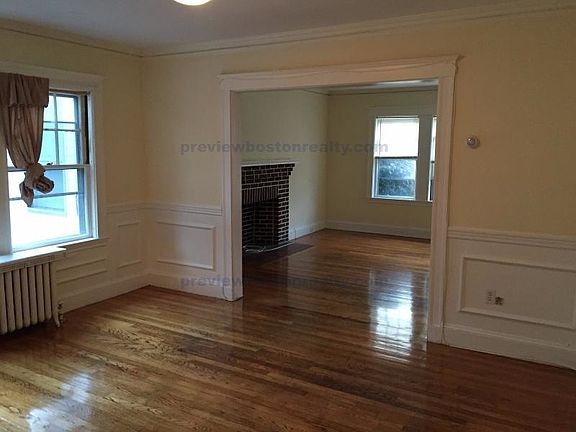 3rd image of 303 Foster St #A1