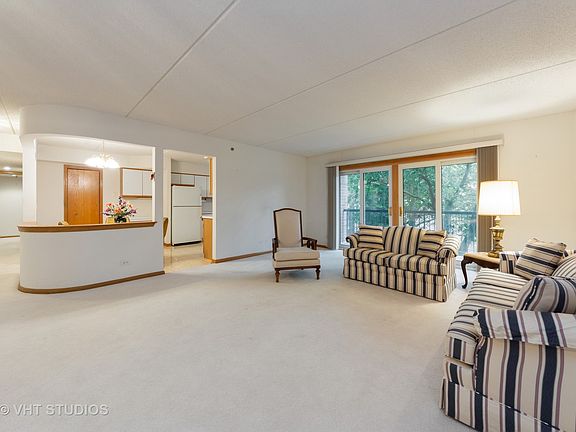 4th image of 6755 N Milwaukee Ave APT 301