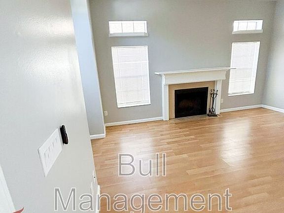 5th image of 1050 McCully Ct