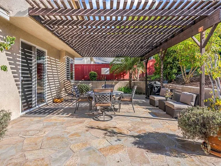 465 Avenida Antonio — Photo 24