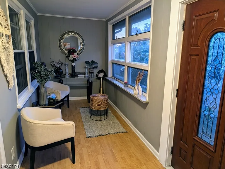 2518 Hawthorne Ave — Photo 3