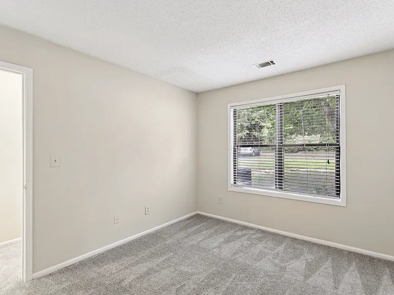 Towne Creek Apartment Homes — Photo 23
