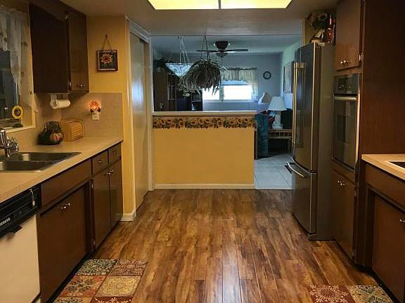 4th image of 2632 White Oak Ln