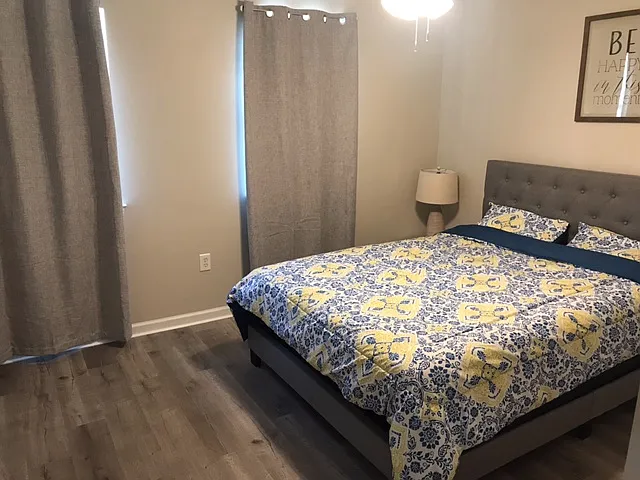Guest Bed Room - queen Bed