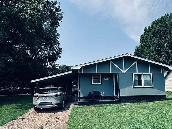 1005 Cottage Ln, Dexter, MO 63841