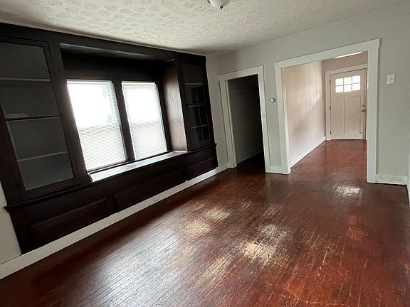 3rd image of 3229 W 32nd St Unit 2