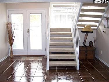 5th image of 668 Claridge Ln
