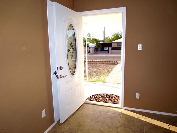 2nd image of 965 W Calle Milu