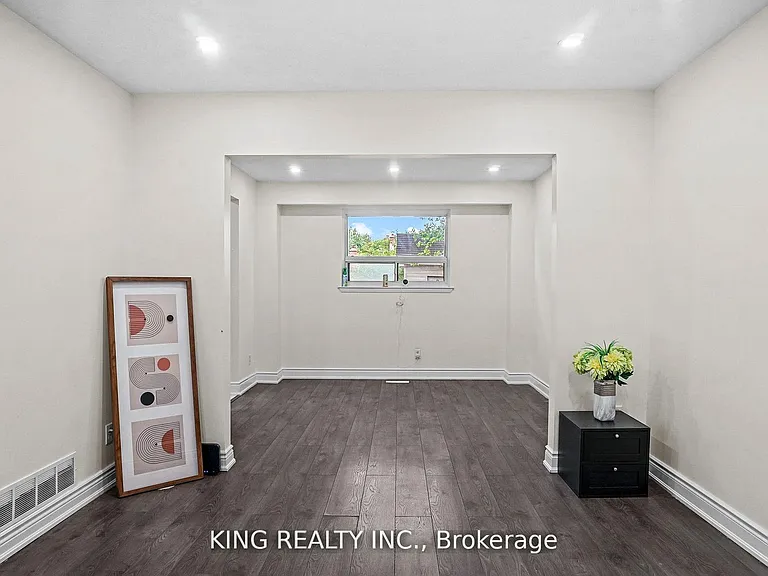 16 Wimbledon Ct — Photo 12