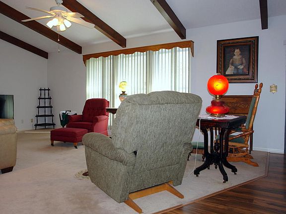 4th image of 107 Meadowview Dr