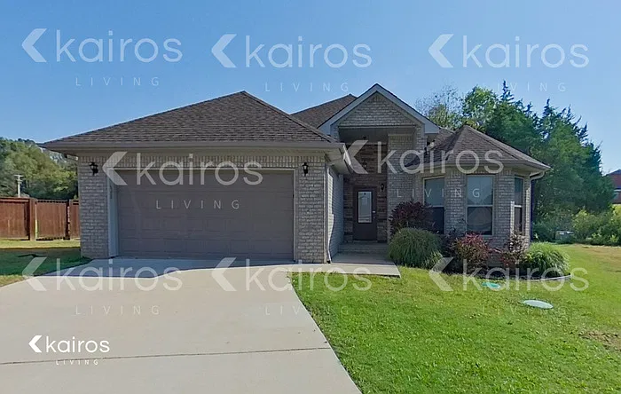 101 White Water Ln