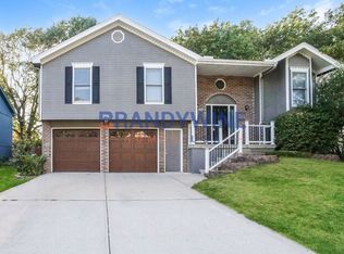 7308 N Oakland Ave, Kansas City, MO 64158