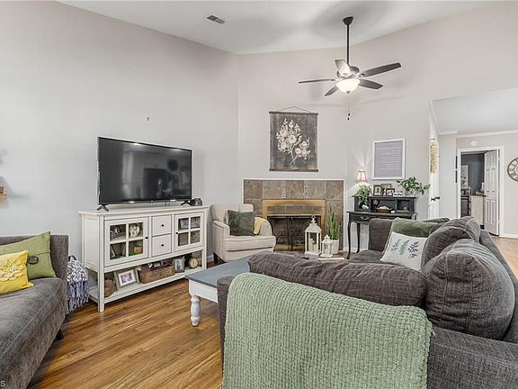 4th image of 2608 Cottage Pl