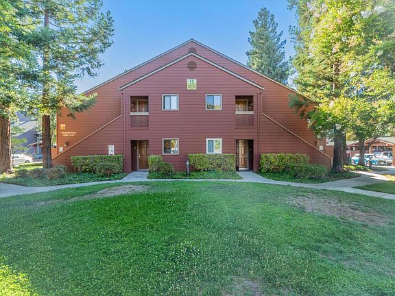 3rd image of 1078 Yarwood Ct
