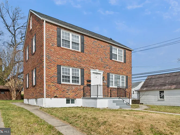 2528 Wendover Rd #B — Photo 2