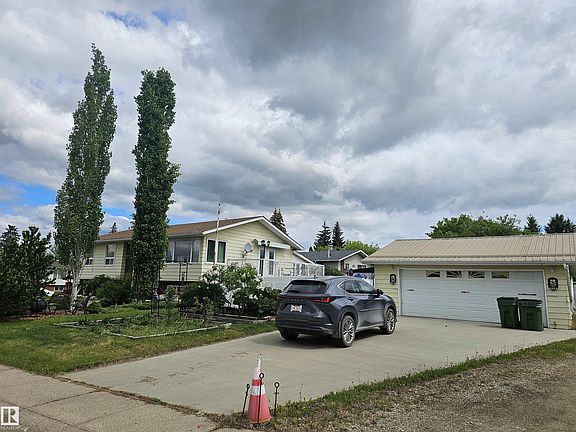 2nd image of 4732 46th St