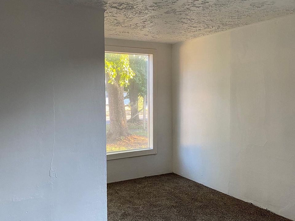 2nd image of 2017 E Mallon Ave #1