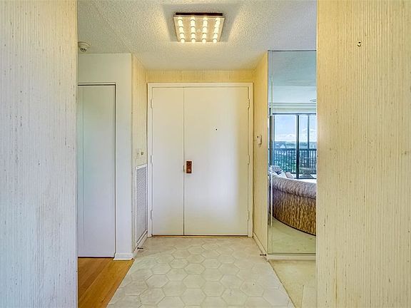 5th image of 8 Belleview Blvd APT 803
