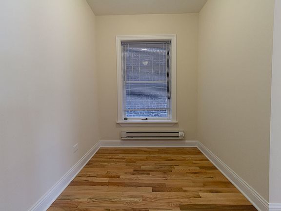 5th image of 953 W Cornelia Ave APT 1B