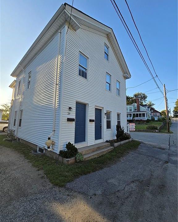 1st image of 27 Centre St