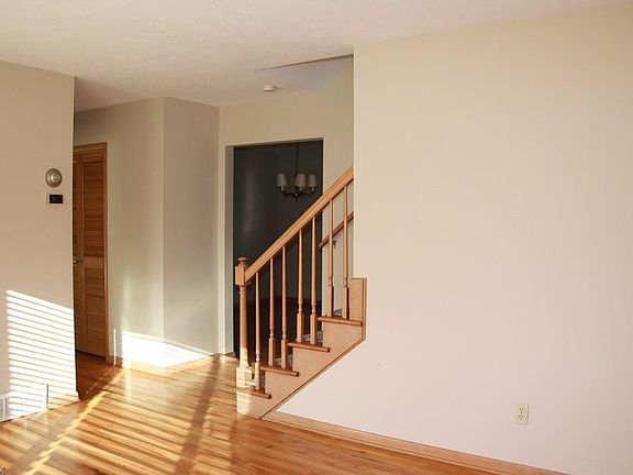 3rd image of 6981 Elmwood Dr
