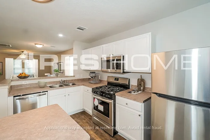20942 Patriot Park Ln — Photo 2