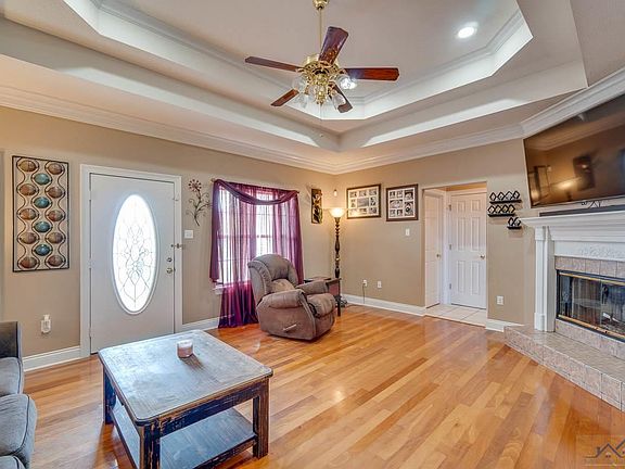 3rd image of 344 Windward Dr
