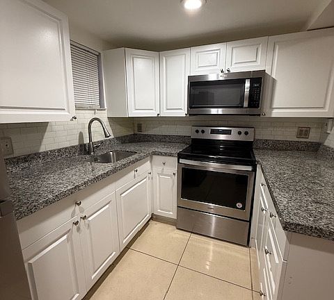 2nd image of 8290 Lake Dr APT 505