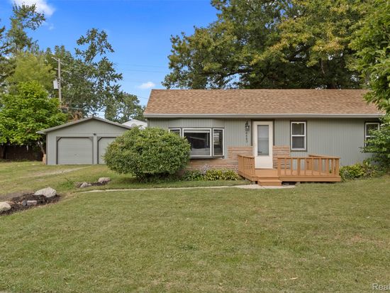 8483 Beatrice, Westland, MI 48185