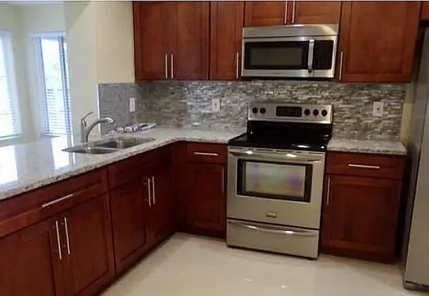 2 bed, 990 sqft, $2,495 — Photo 3