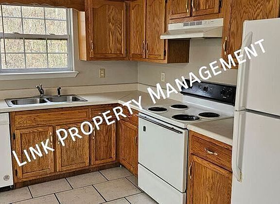 2nd image of 1106 Carline Rd APT B