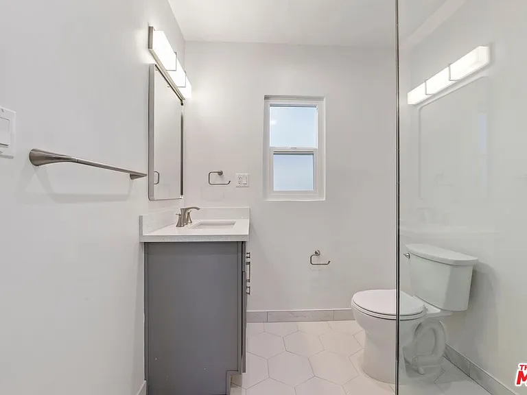 1250 S Crescent Hts #2 — Photo 8